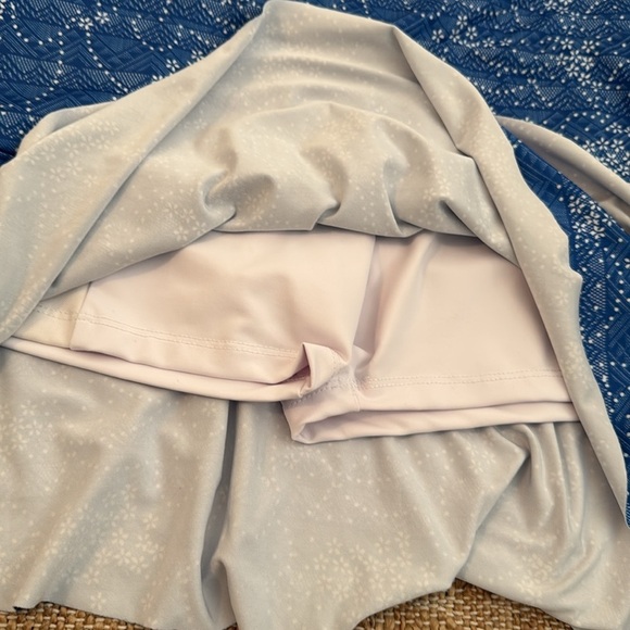 Denise Cromwell Blue White Floral Knit Two Tier Mid Skort Small - Picture 5 of 7